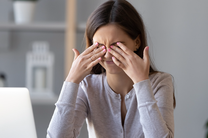 눈 가렵다고 손으로 비비지 마세요! | 뉴트리원